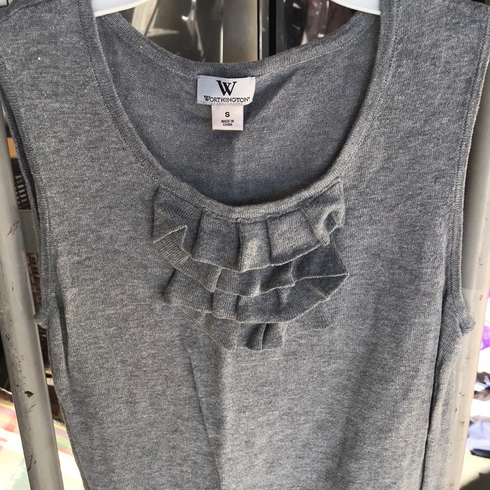 Gray Worthington top